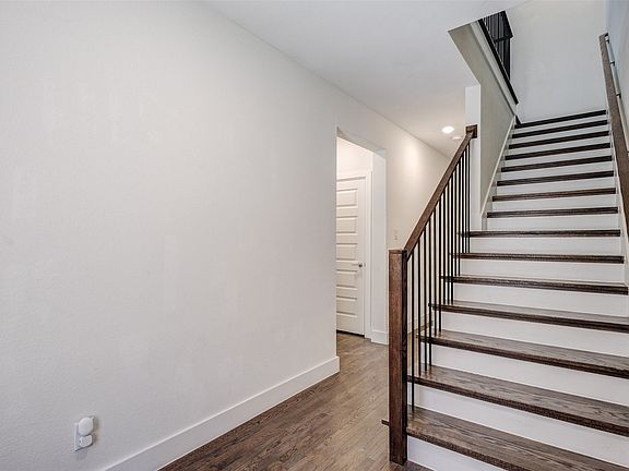 4th image of 8234 Laflin Ln