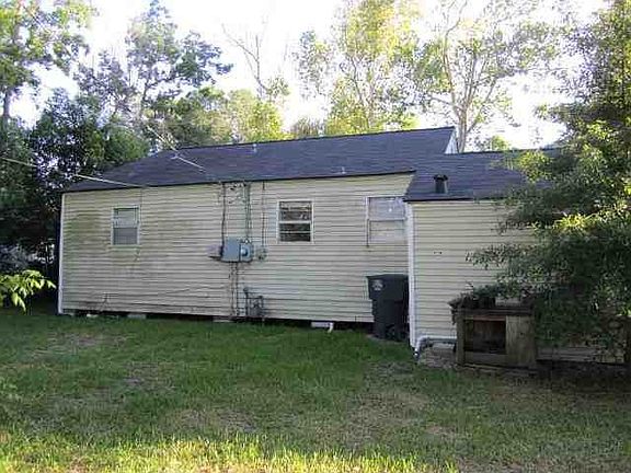 4th image of 3834 Kinard Ave