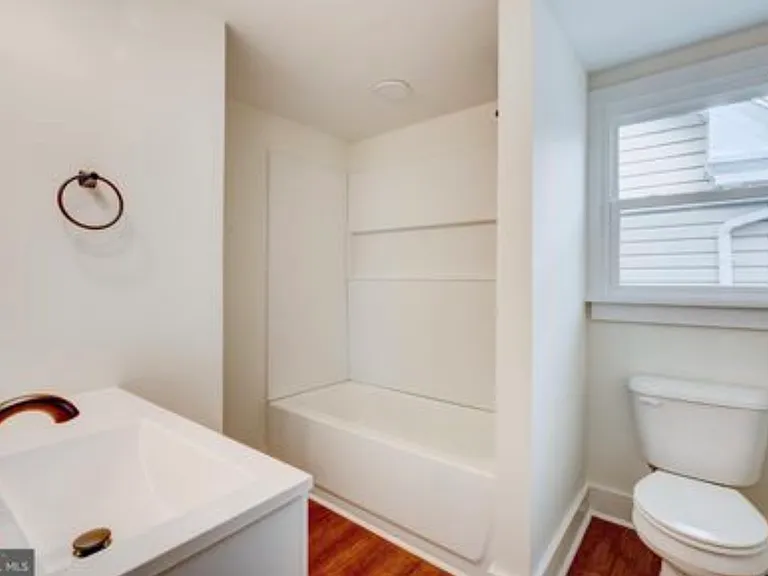 246 Park St — Photo 25