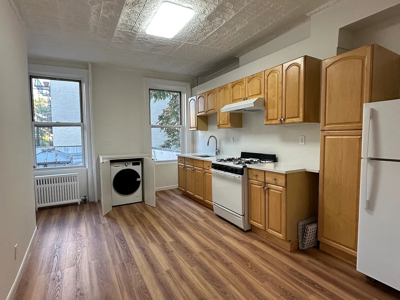 437 Court Street — Photo 2