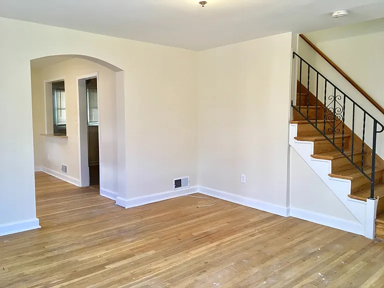 7226 Bridgewood Dr — Photo 4