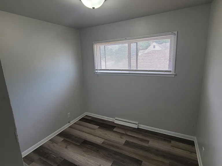 6912 W Silver Spring Dr — Photo 15