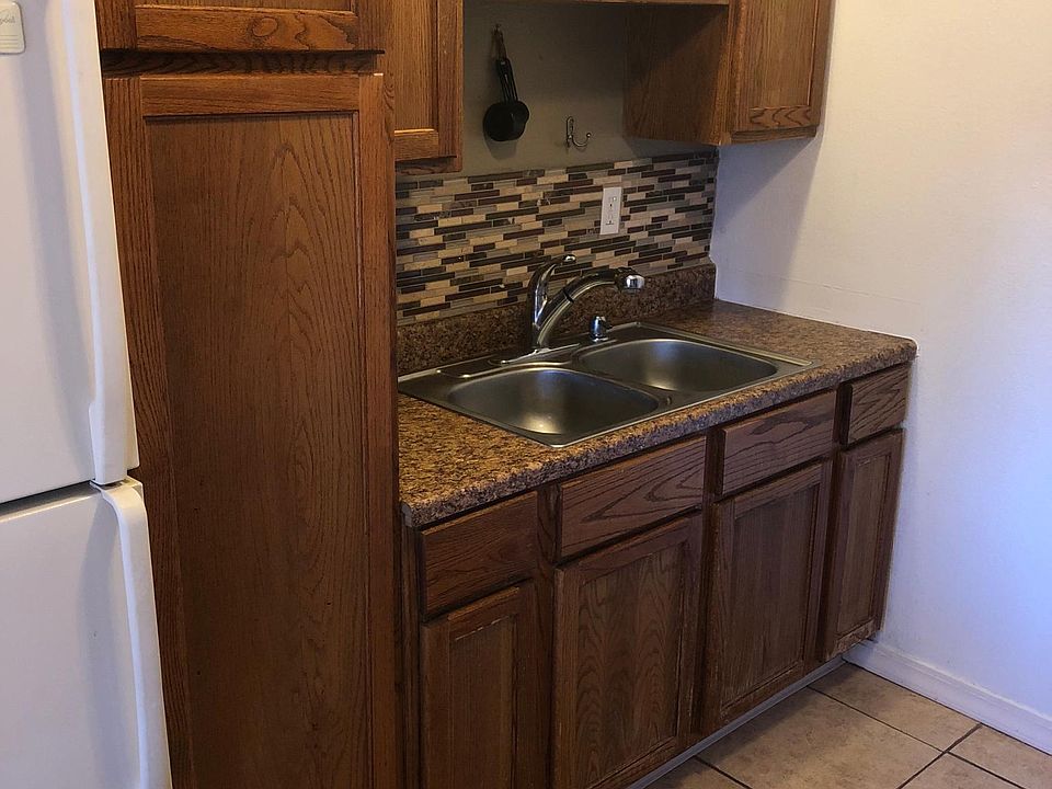 1st image of 6111 Calle Nueve NW