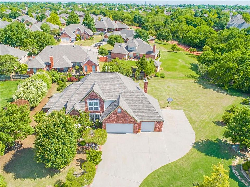 1st image of 2405 Pantheon Cir