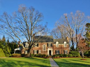 15 Roslyn Rd, Richmond, VA 23226