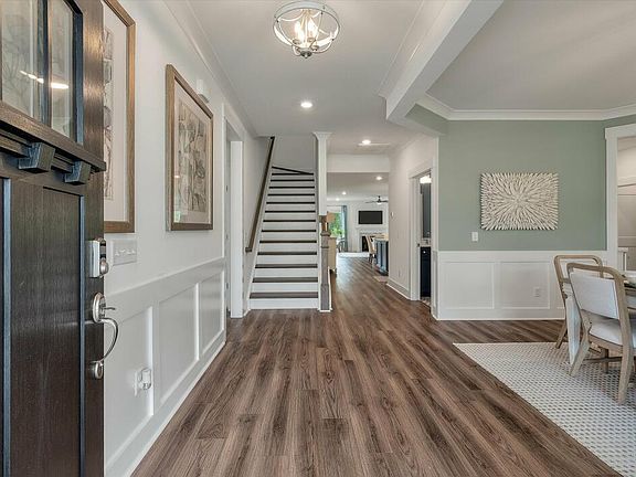 These photos are representative of this floor plan, but all options may not be available in every co