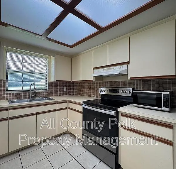 8601 Sunnydale Ln — Photo 8