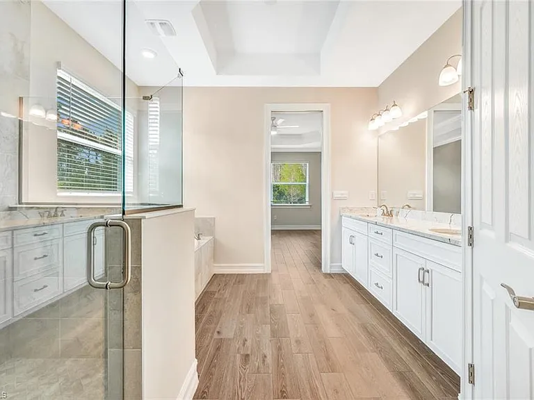 16808 Bay Island Ct — Photo 20