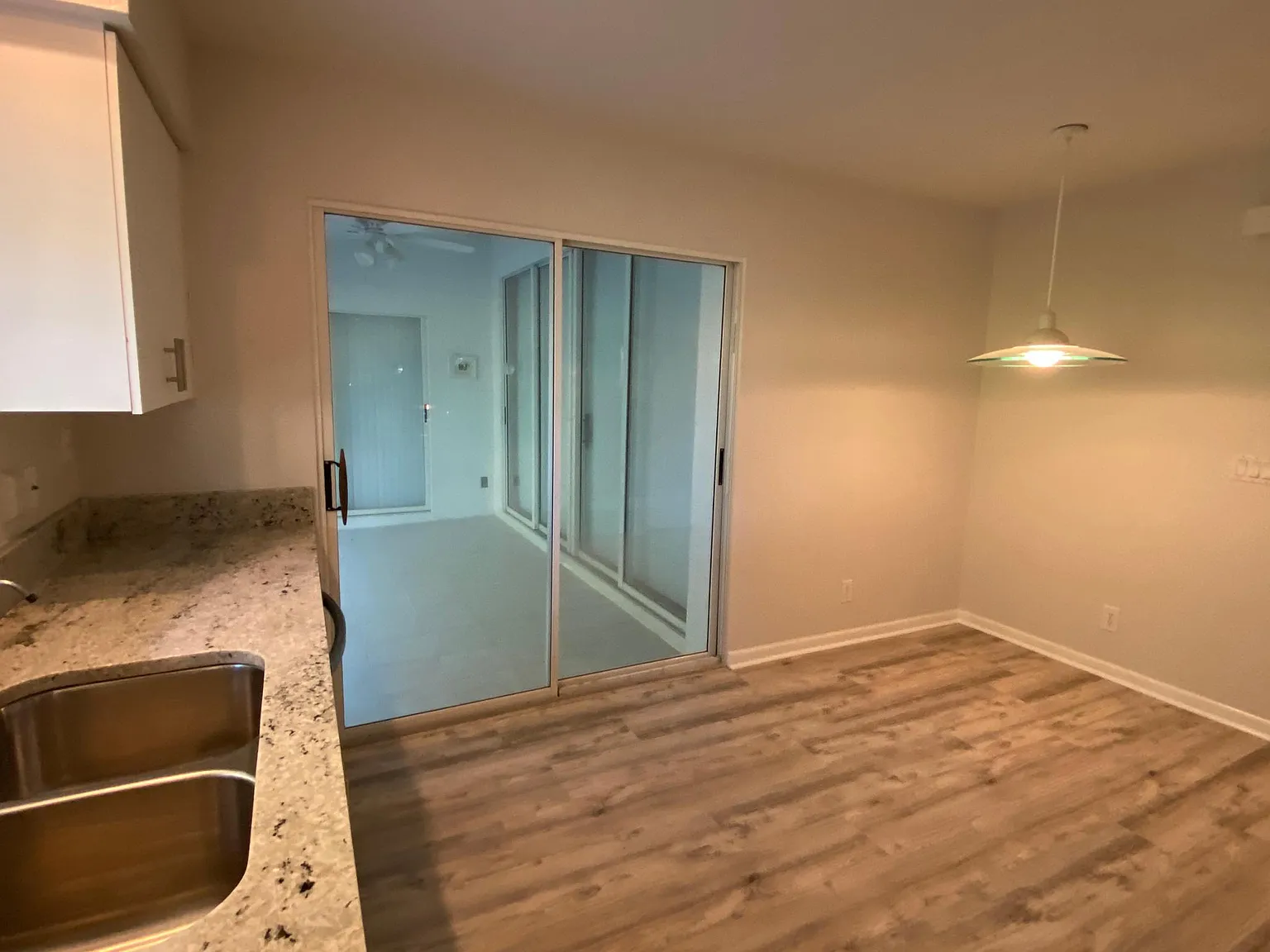 3 bed, 1362 sqft, $2,400 — Photo 2