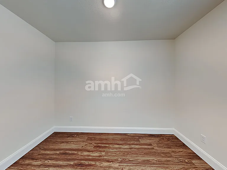 2635 W 3290 S — Photo 18