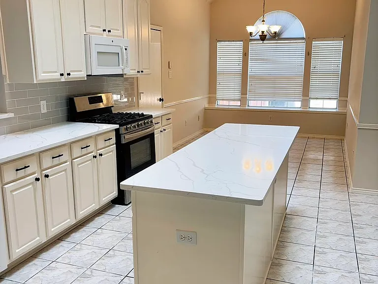 10305 Cecile Dr — Photo 9
