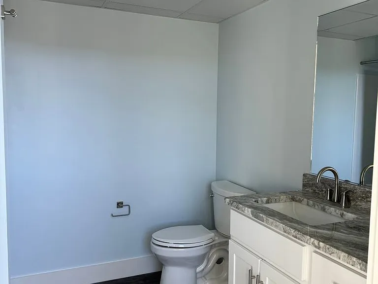 8 Main St — Photo 11