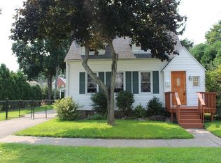 33 Maple St, West Springfield, MA 01089