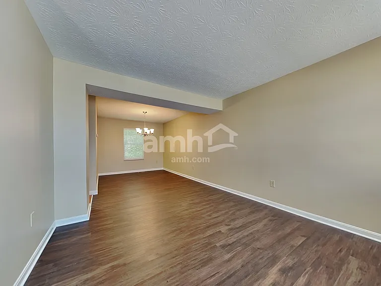 2132 Lunar Ln — Photo 5