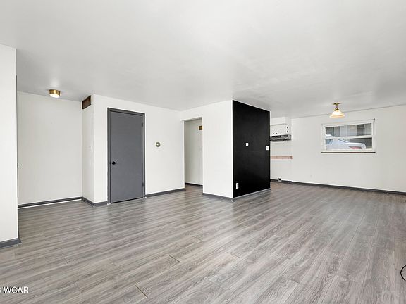 5th image of 620 N Park Rd