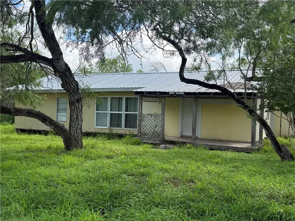 170 Navaho Dr, Sandia, TX 78383