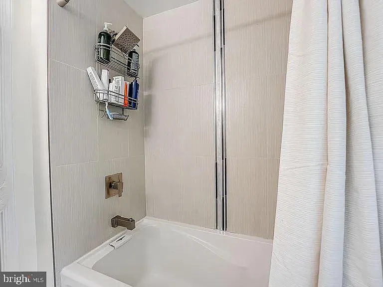 2221 Senseney Ln — Photo 15