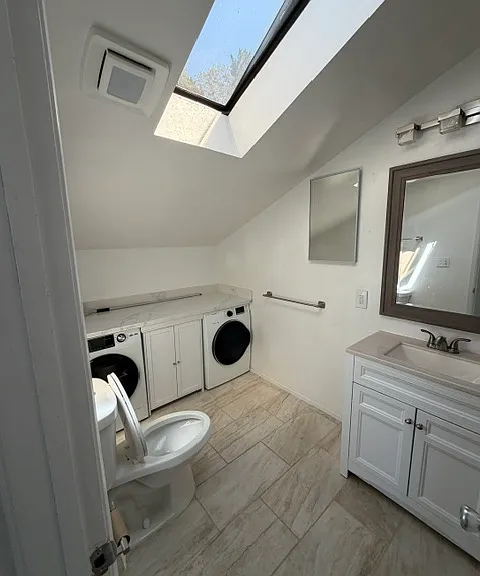 10 Alta Vista Dr #HOUSE UPPER LEVEL — Photo 10