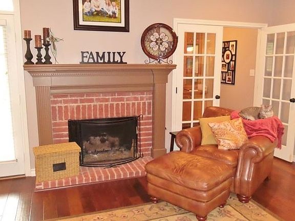 4th image of 3406 Wyatt Ln