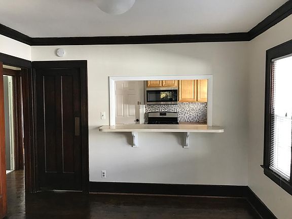 121 Thurston Dining Room 1