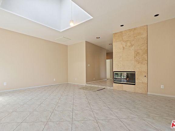 4th image of 3669 W 60th St