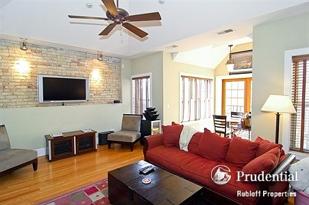 5th image of 4731 N Malden St #3N