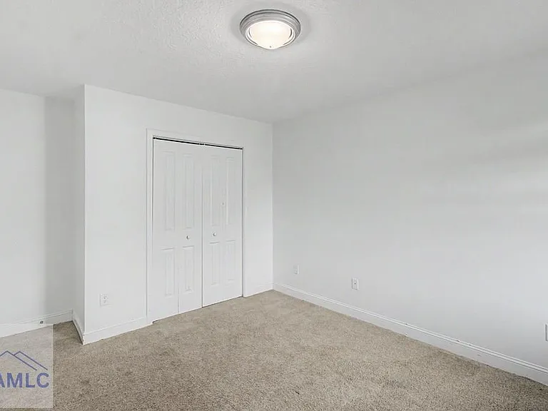390 Fairview Cir — Photo 23