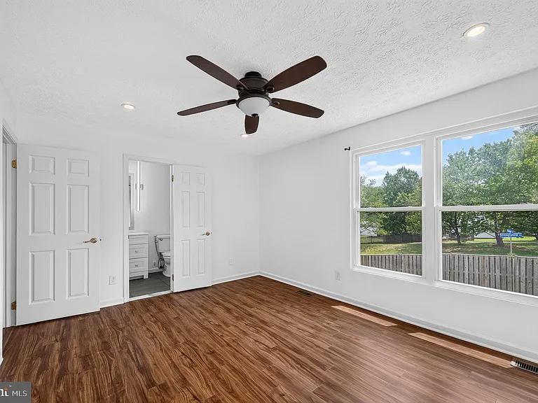 13296 Hollinger Ave — Photo 8