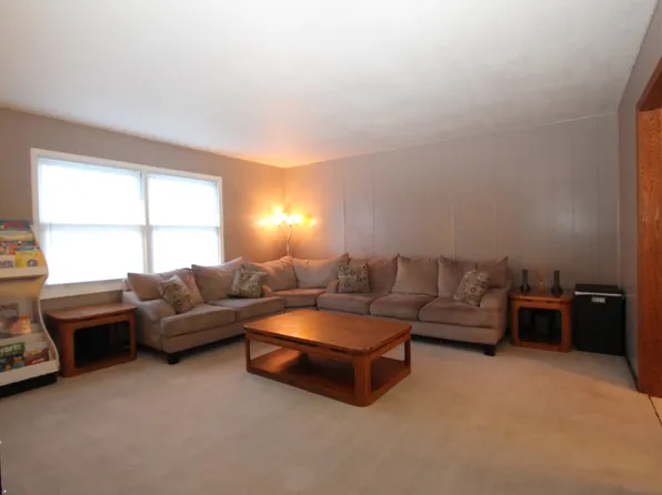 428 N Linden Ln, Haysville, KS 67060