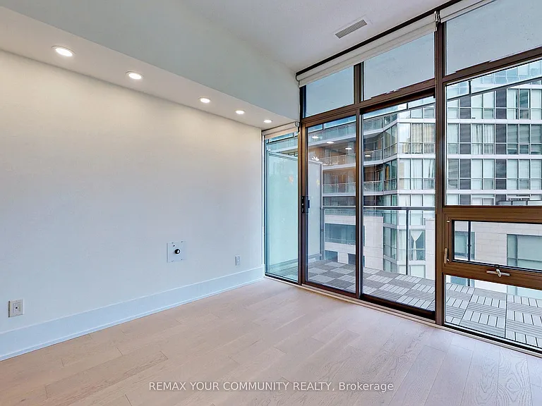 33 Charles St E #603 — Photo 9