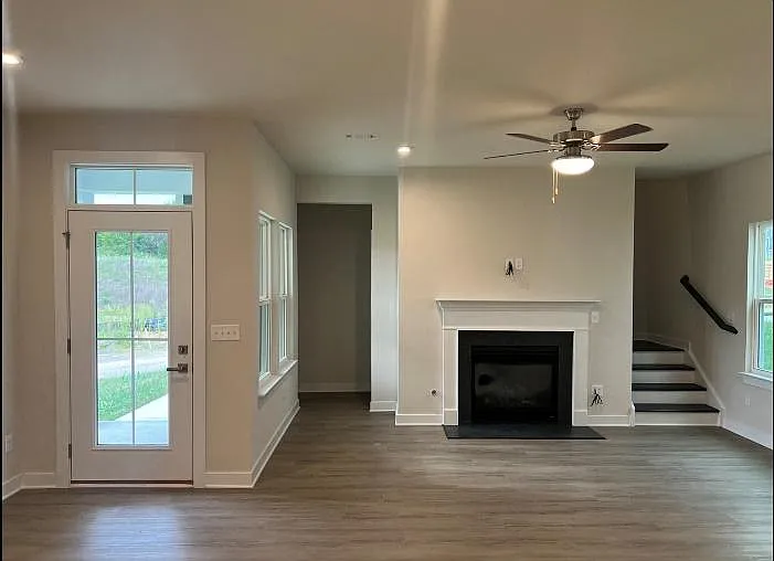 4 bed, 3.5 bath, 2669 sqft, $3,750 — Photo 3
