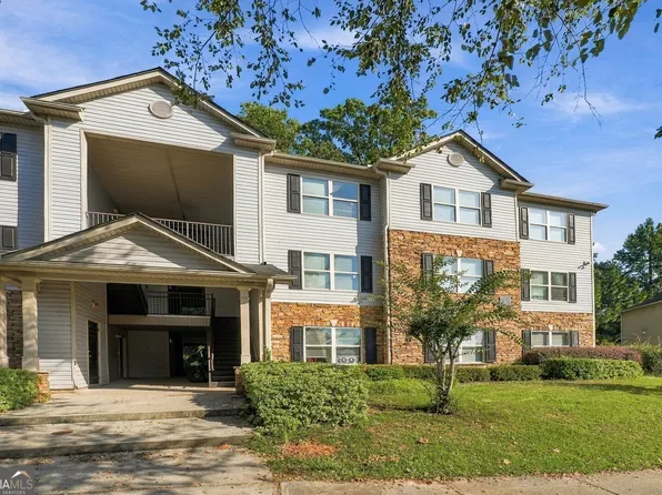 2102 Fairington Club Dr, Lithonia, GA 30038