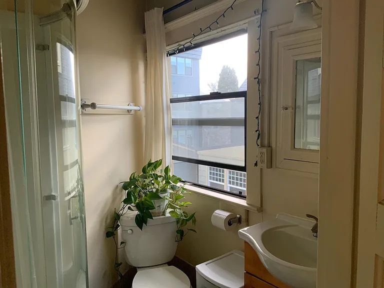1409 SE 14th Ave — Photo 1