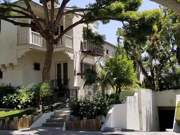 APARTMENT FROM ACROSS THE STREET