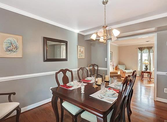 5th image of 10621 King Arthurs Ct