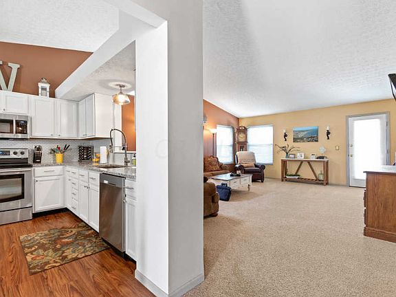 5th image of 3296 Darby Glen Blvd