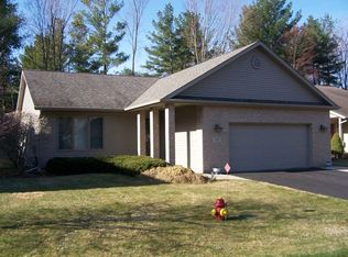 609 Lakeside Cir, Midland, MI 48640