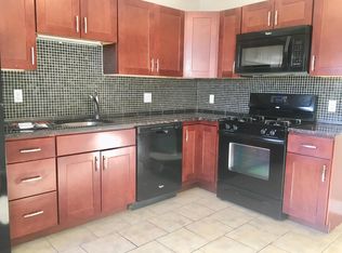 9 Crescent St #1, Warren, RI 02885