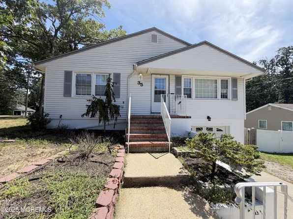 35 Ruth Place, Eatontown, NJ 07724
