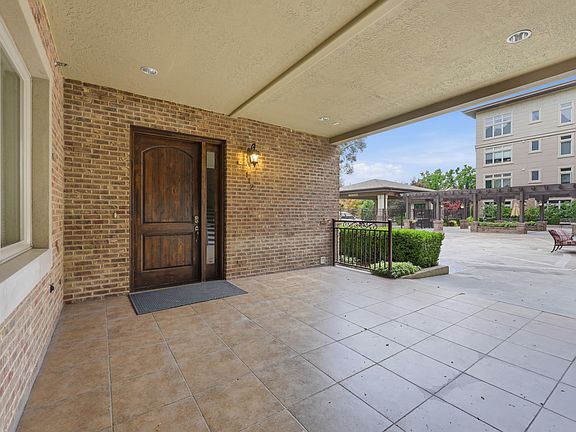 4th image of 222 W 2280 N APT 112