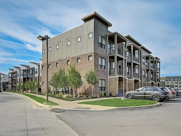 Tillmore Exterior