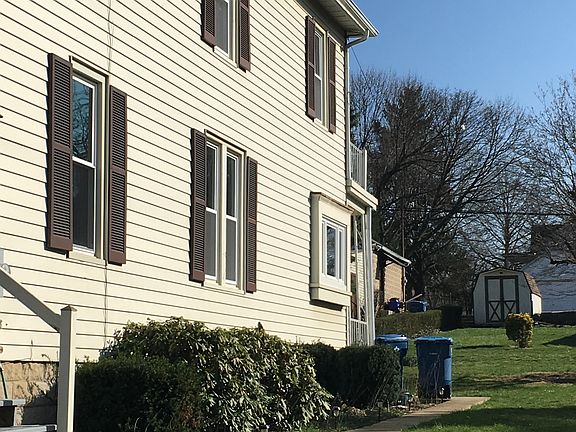 3rd image of 2413 Canby St