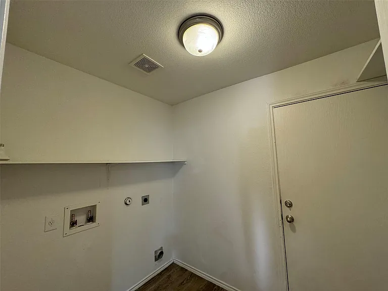 1152 Hyde Park Dr — Photo 17