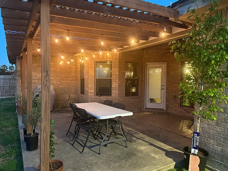 2400 Denton Creek Ave — Photo 19