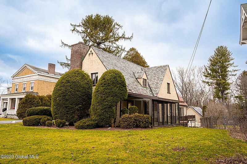 2nd image of 691 Hudson Avenue