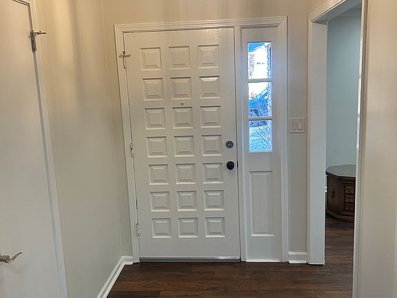 2nd image of 22 Berkshire Dr NE