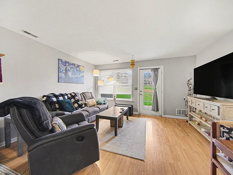 1305 Millbrook Trl — Photo 6