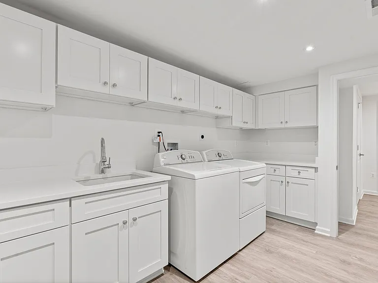 109 Devon Ct — Photo 34
