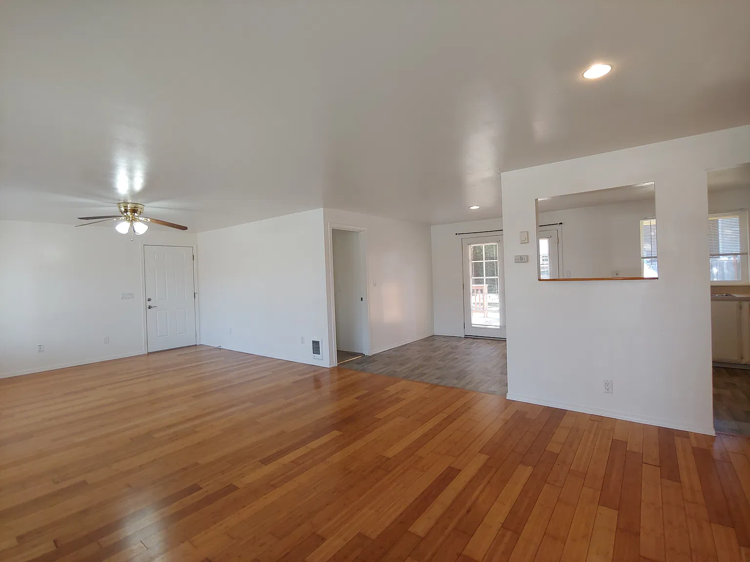 3 bed, 1272 sqft, $2,995 — Photo 2