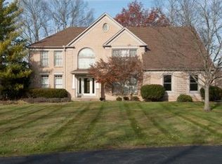 16 Warwick Pl, Cincinnati, OH 45246